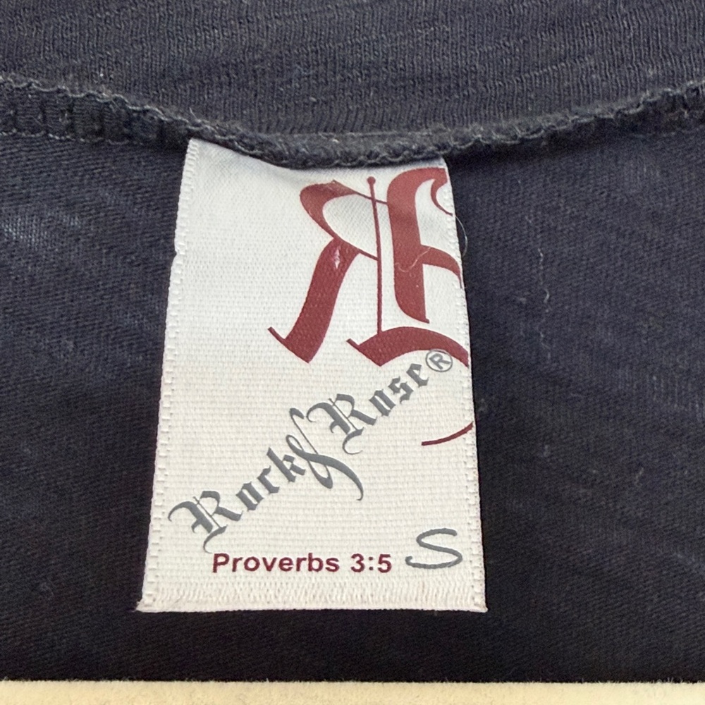 Elegant Black V-Neck Tee with Red and White Design - Picture 3 of 4
